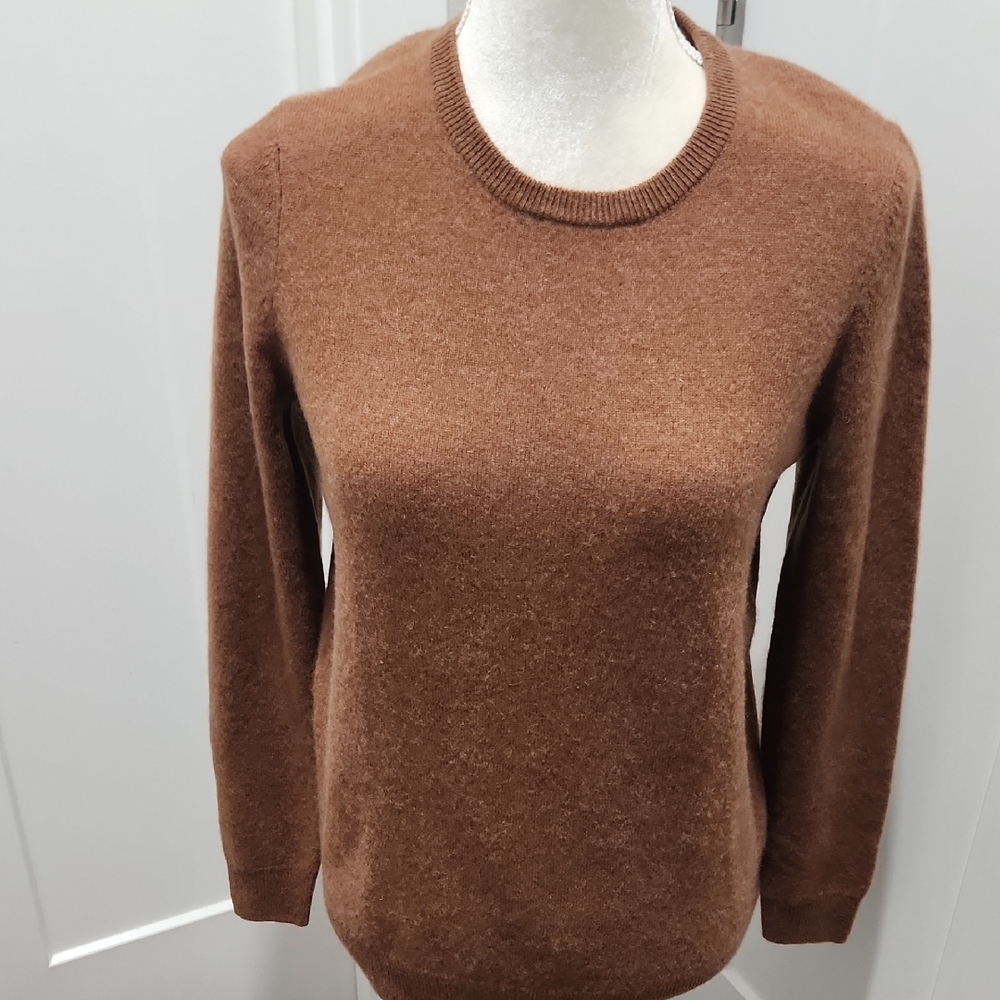 C By Bloomingdale Cashmere  Crewneck Women’s Sweater in Brown M